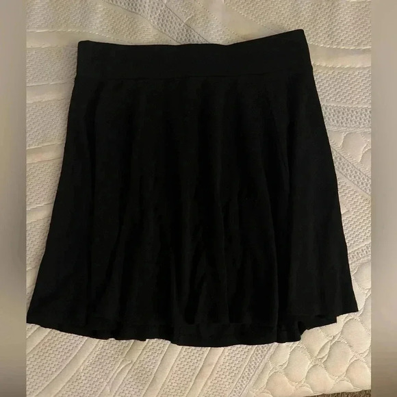 H&M black flowy skirt size S - Picture 1 of 4